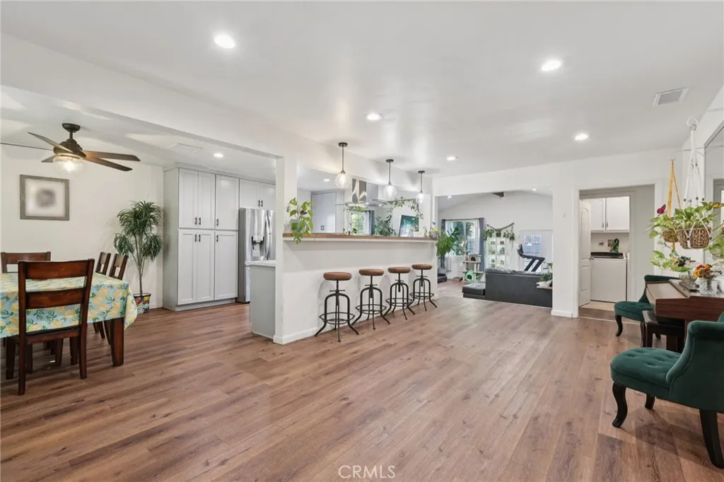 8441 Alameda, Downey, California 90242 home-pic-3