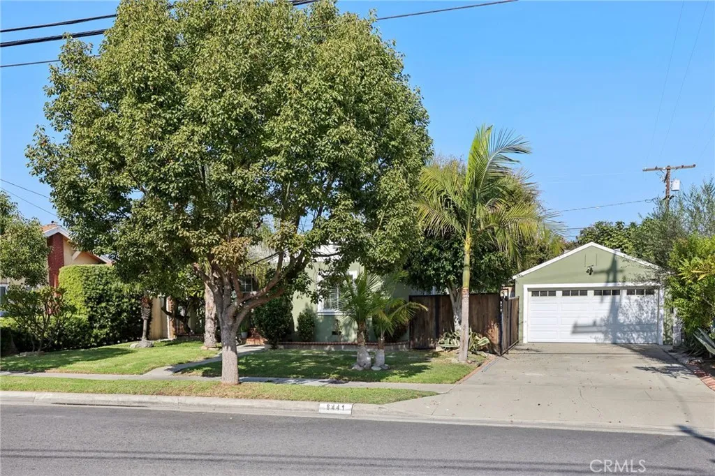 8441 Alameda, Downey, California 90242 home-pic-2