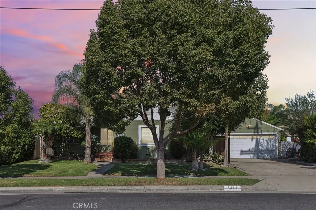8441 Alameda, Downey, California 90242 home-pic-32