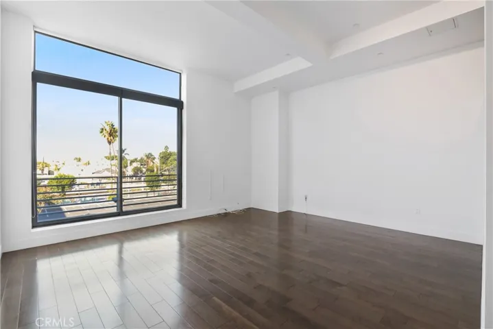 433 Pine Avenue 300, Long Beach, California 90802