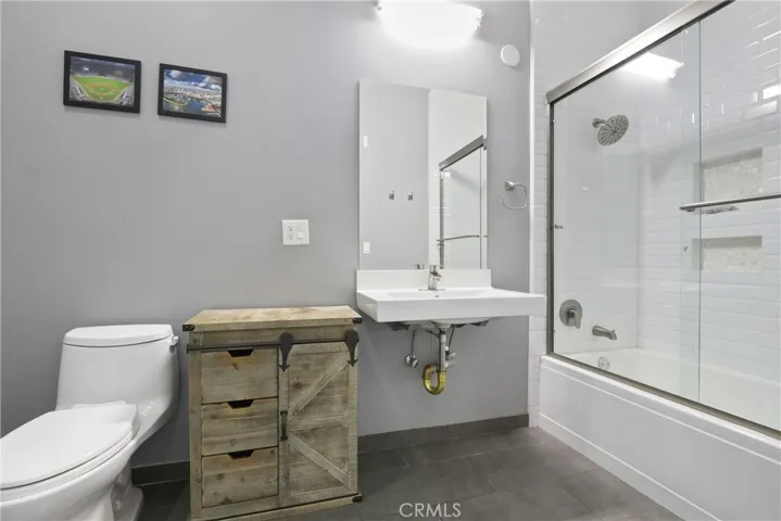 433 Pine Avenue 300, Long Beach, California 90802