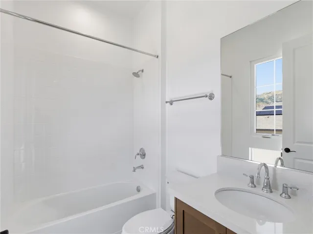 Secondary Bathroom 4: Fernwood Italianate - The Ridge Collection at Bella Vista - Homesite 68