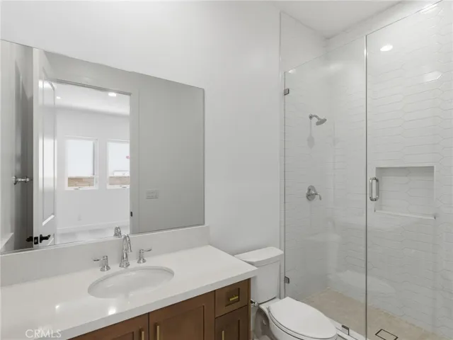 Secondary Bathroom 5: Fernwood Italianate - The Ridge Collection at Bella Vista - Homesite 68