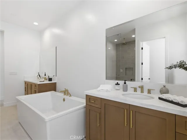 Primary Bathroom: Fernwood Italianate - The Ridge Collection at Bella Vista - Homesite 68