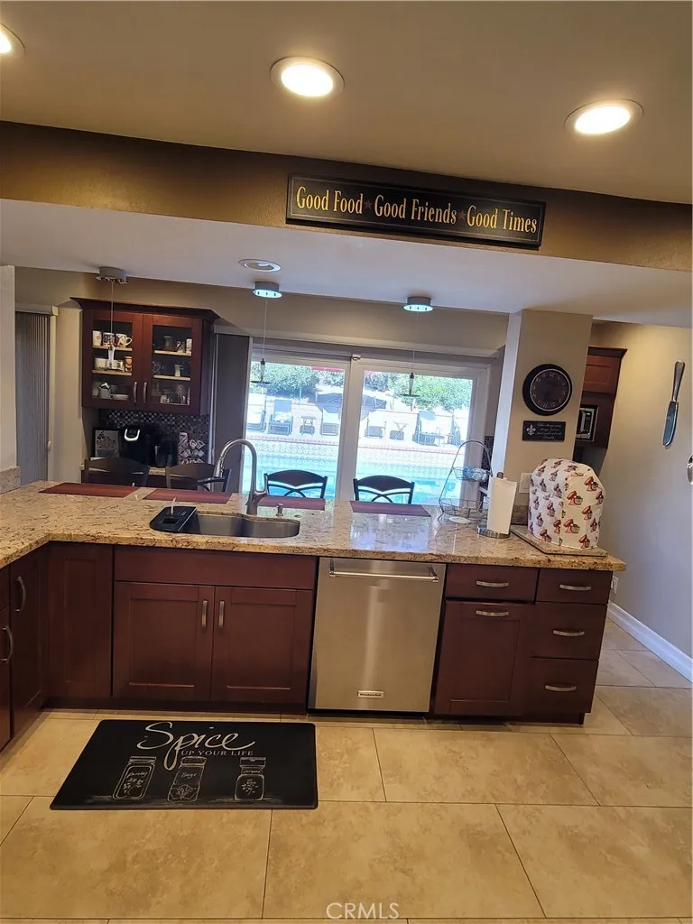 2407 Almira, Fullerton, California 92831 home-pic-7