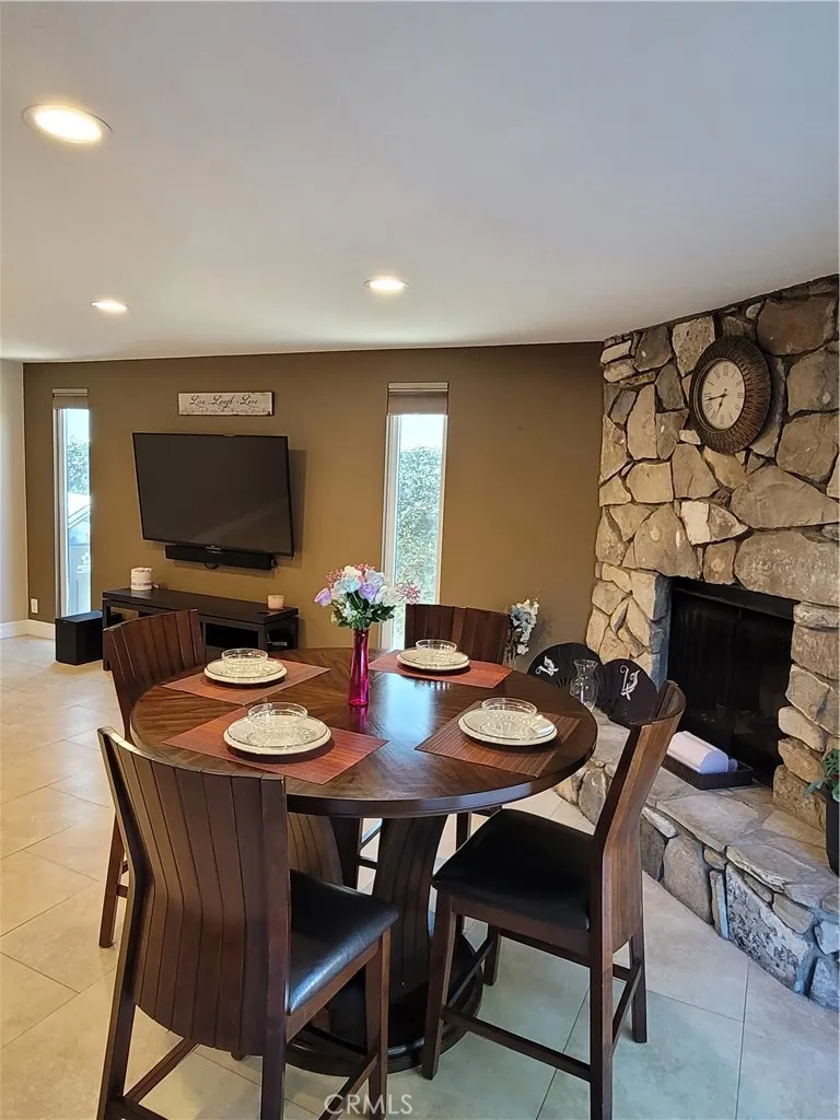 2407 Almira, Fullerton, California 92831 home-pic-16