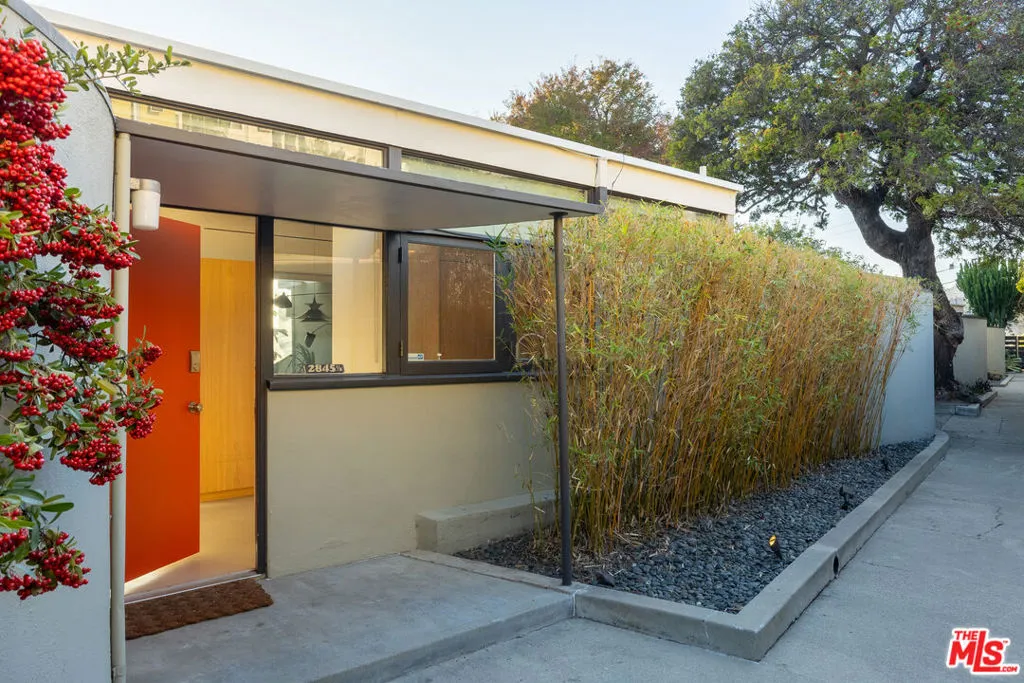 2845 1/2 Avenel Street, Los Angeles, California 90039 home-pic-27