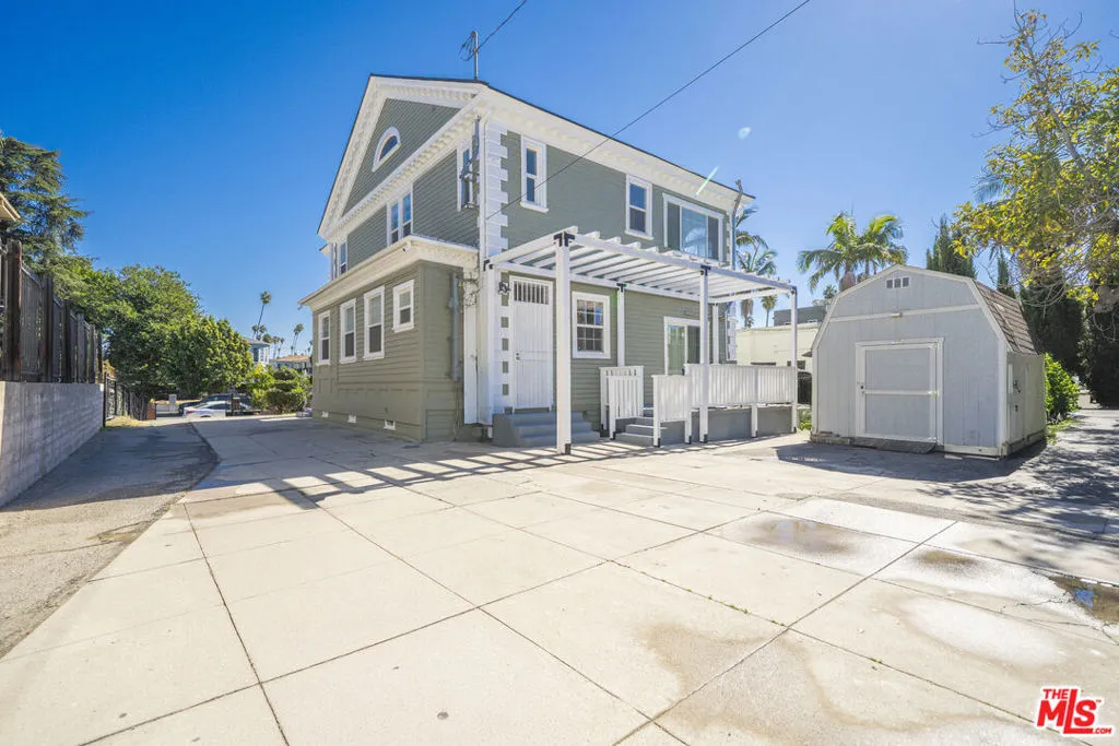 1159 S Norton Avenue, Los Angeles, California 90019 home-pic-4