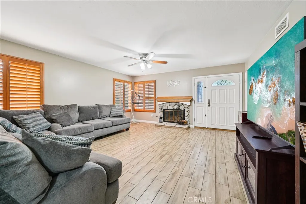 1925 S Starfire, Corona, California 92879 home-pic-6
