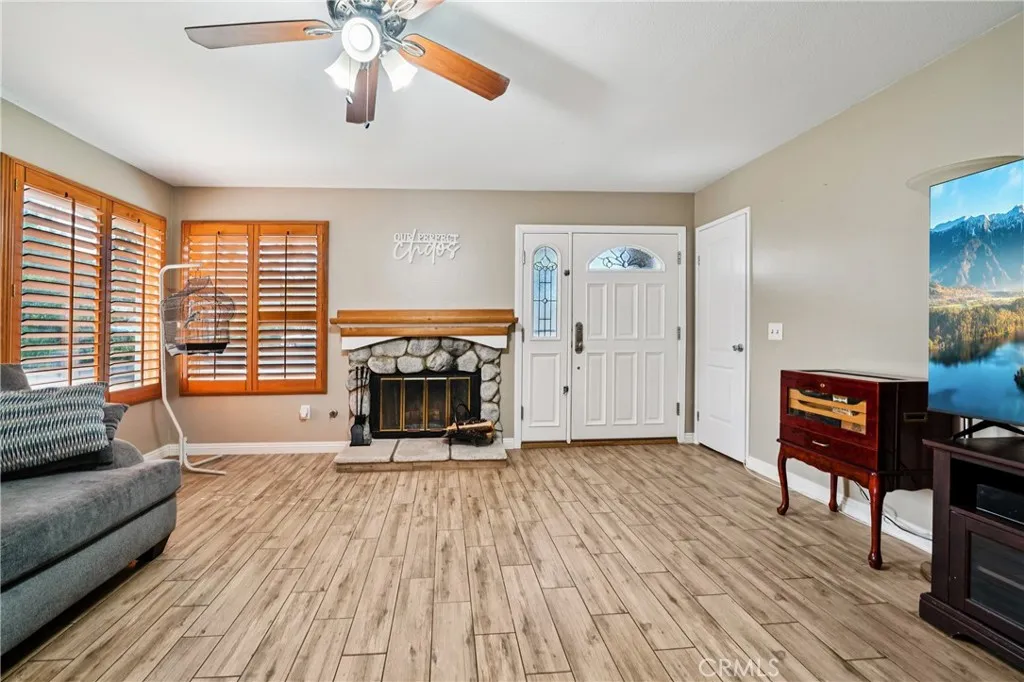 1925 S Starfire, Corona, California 92879 home-pic-9