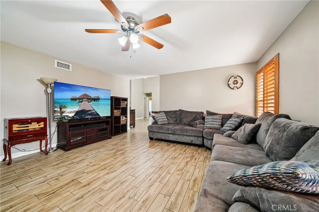 1925 S Starfire, Corona, California 92879 home-pic-7