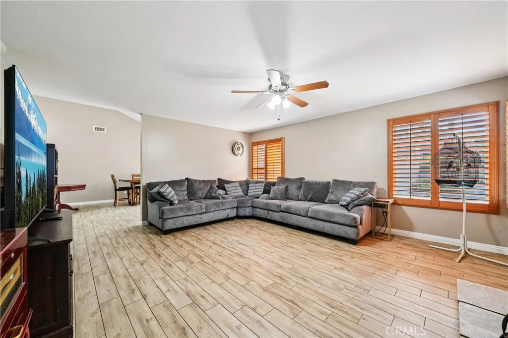 1925 S Starfire, Corona, California 92879 home-pic-5