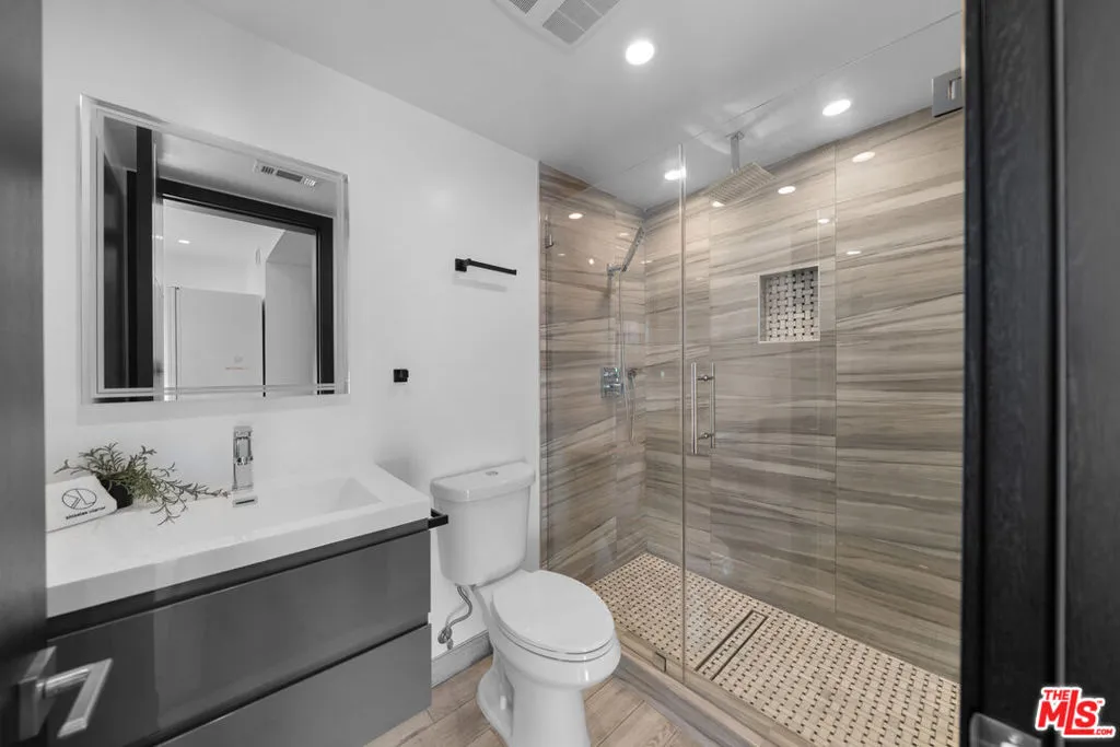 5812 Willis Avenue, Sherman Oaks, California 91411 home-pic-39