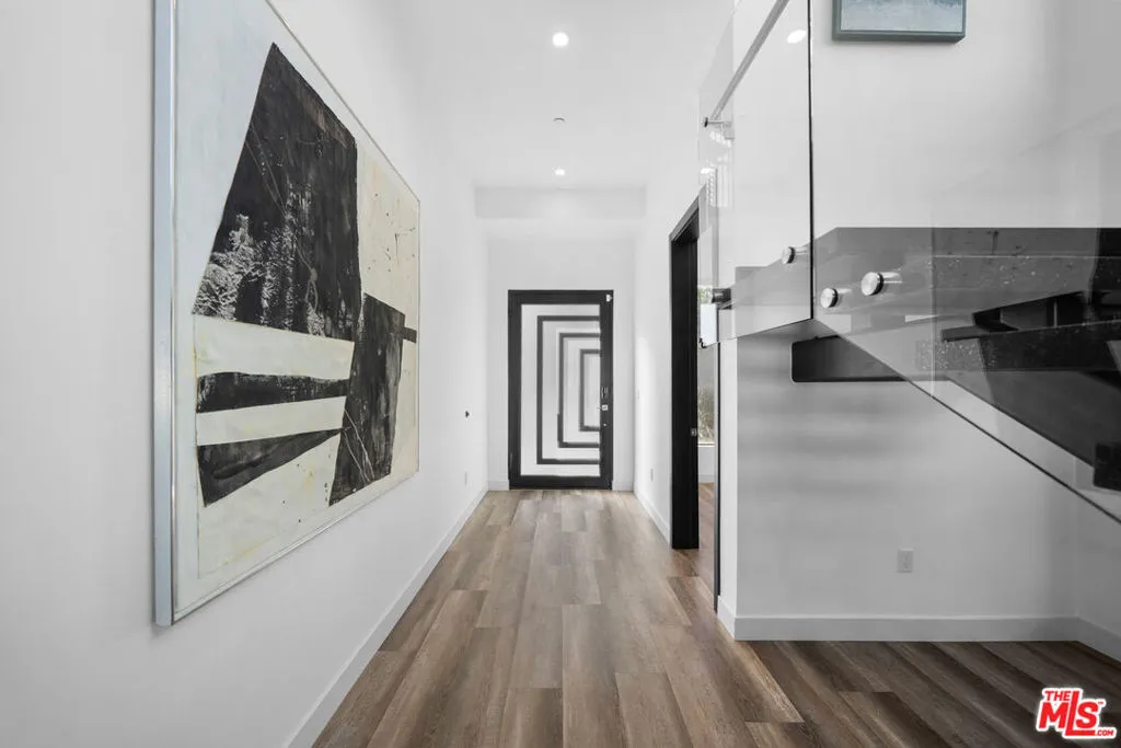 5812 Willis Avenue, Sherman Oaks, California 91411 home-pic-1