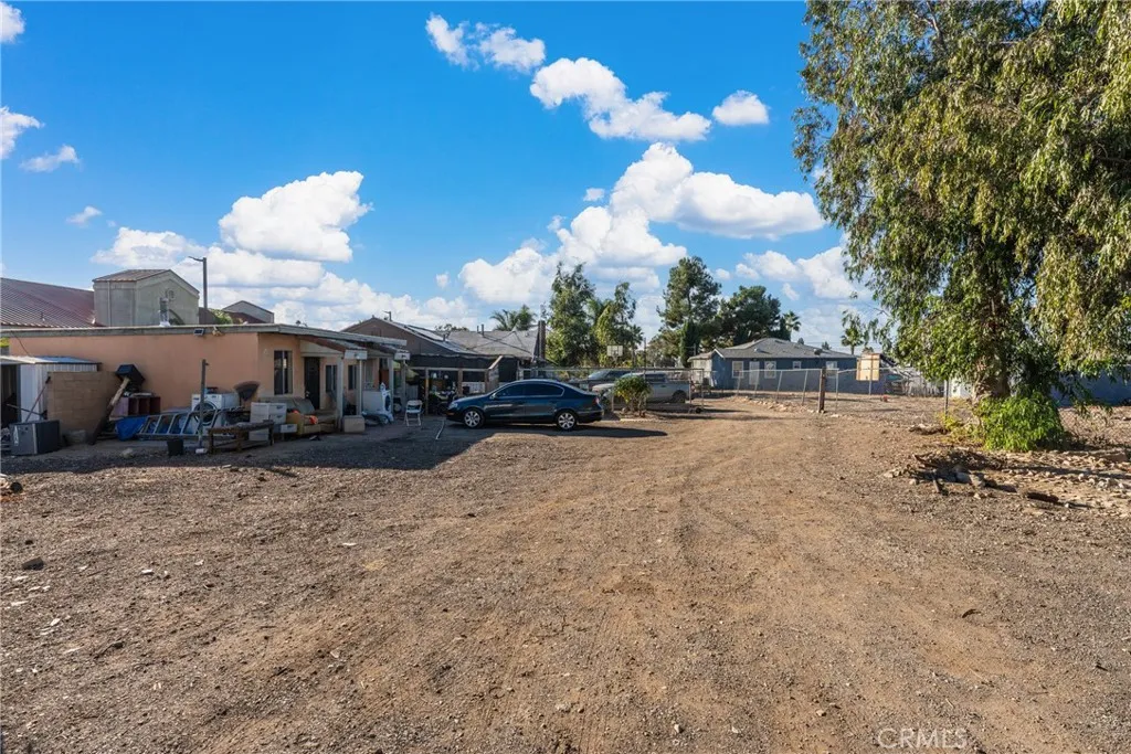 16252 Baseline, Fontana, California 92336 home-pic-3