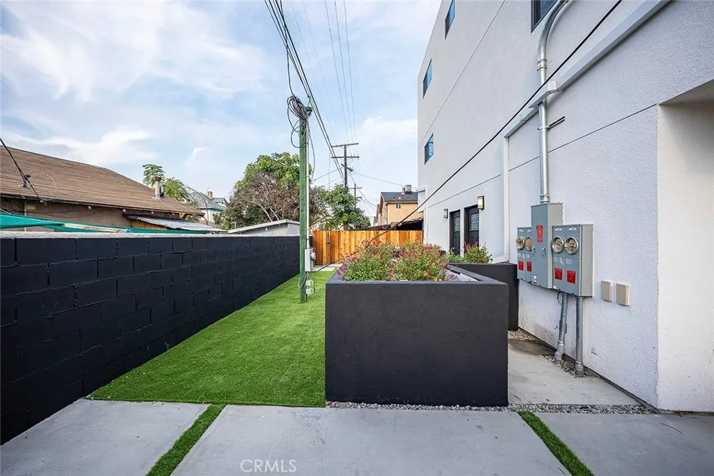 300 E 25th, Los Angeles, California 90011 home-pic-41