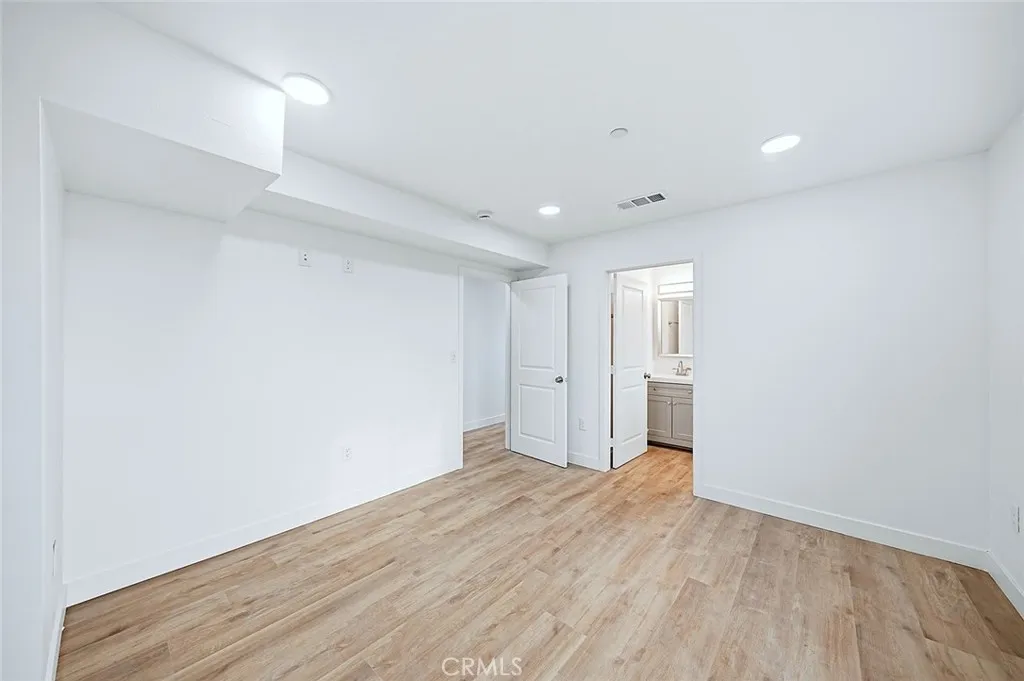 300 E 25th, Los Angeles, California 90011 home-pic-30