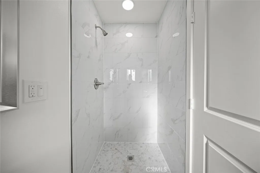 300 E 25th, Los Angeles, California 90011 home-pic-62