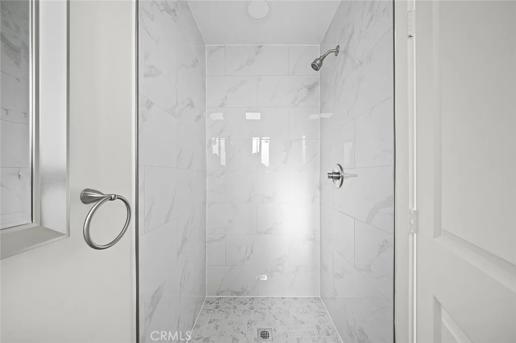 300 E 25th, Los Angeles, California 90011 home-pic-67