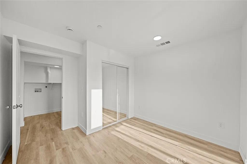 300 E 25th, Los Angeles, California 90011 home-pic-66