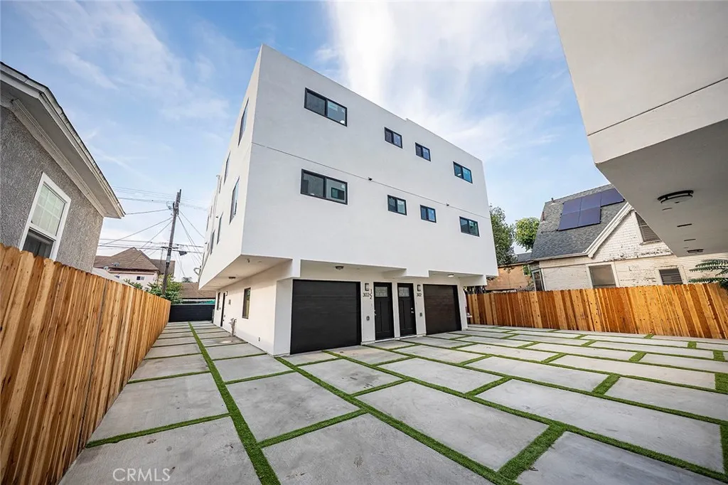 300 E 25th, Los Angeles, California 90011 home-pic-74