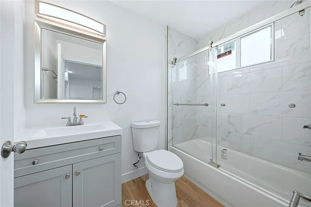300 E 25th, Los Angeles, California 90011 home-pic-24