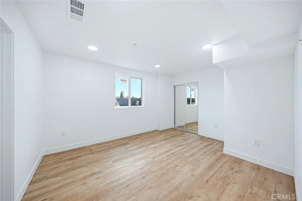 300 E 25th, Los Angeles, California 90011 home-pic-15