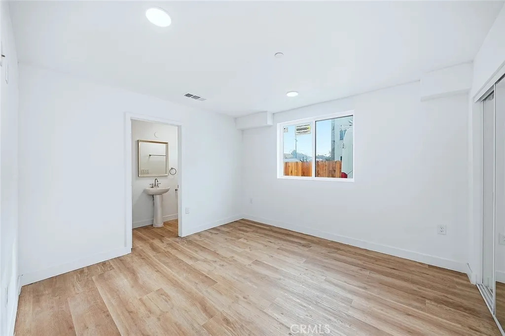 300 E 25th, Los Angeles, California 90011 home-pic-28