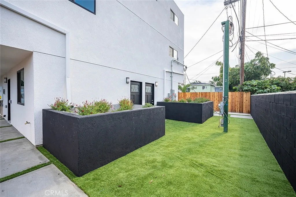 300 E 25th, Los Angeles, California 90011 home-pic-42