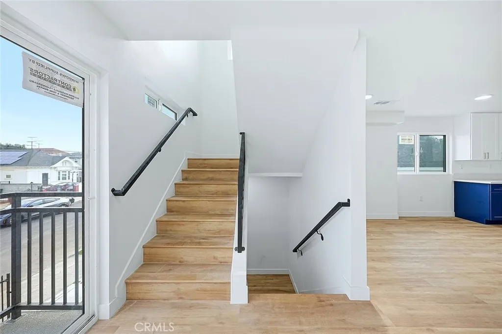 300 E 25th, Los Angeles, California 90011 home-pic-12