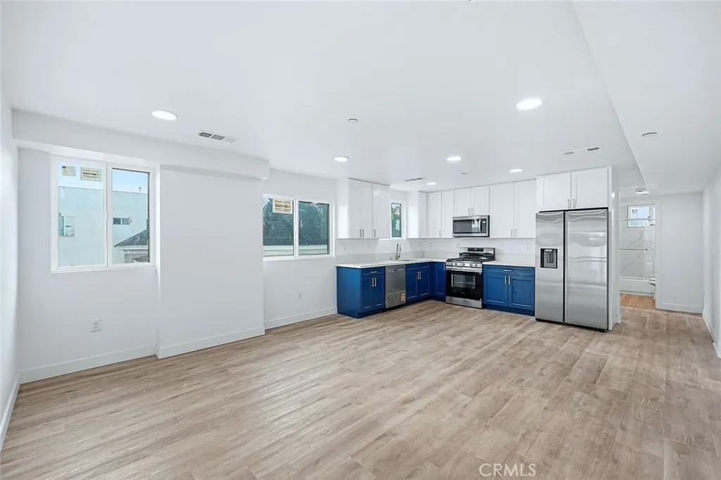 300 E 25th, Los Angeles, California 90011 home-pic-10