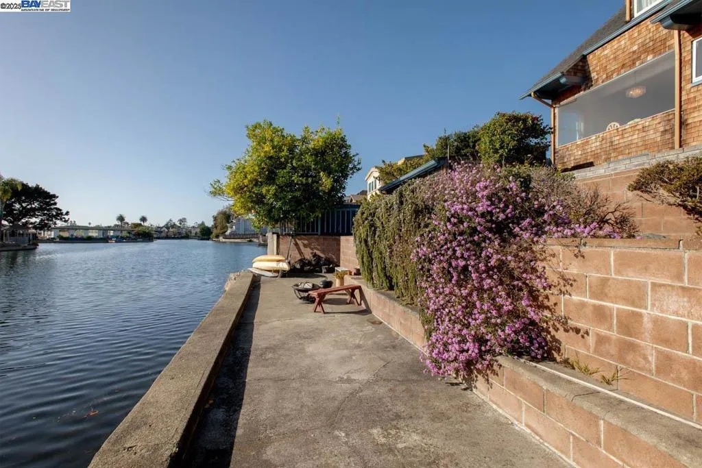 2000 Clinton Ave, Alameda, California 94501 home-pic-35