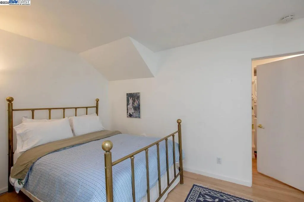 2000 Clinton Ave, Alameda, California 94501 home-pic-26