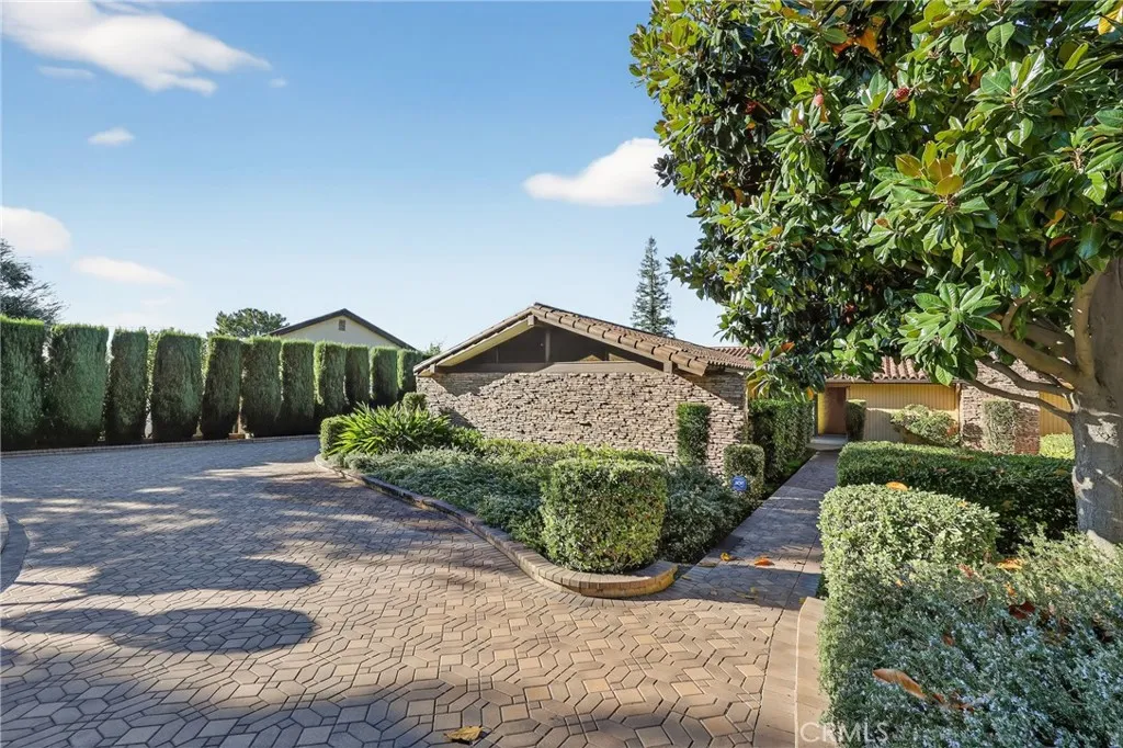 2419 San Antonio W, Upland, California 91784 home-pic-0