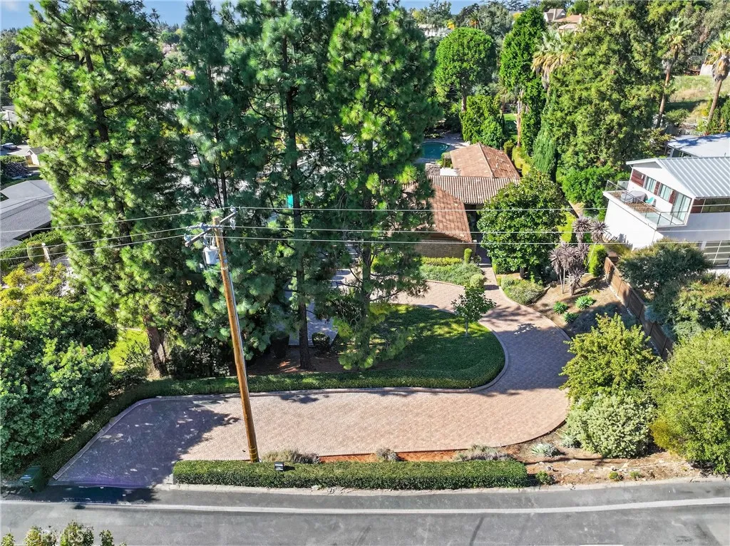 2419 San Antonio W, Upland, California 91784 home-pic-3