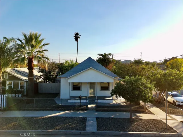 392 W L, Colton, California 92324