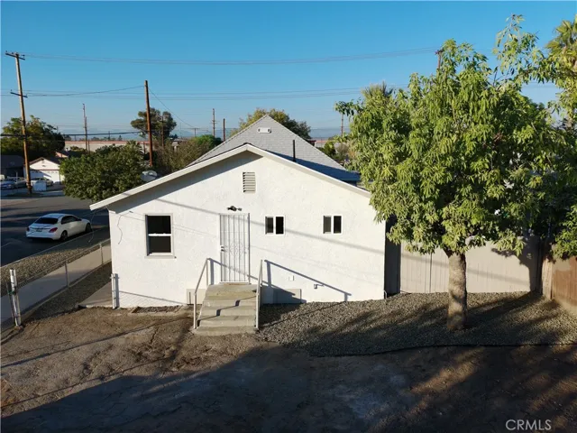 392 W L, Colton, California 92324