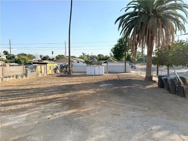 392 W L, Colton, California 92324