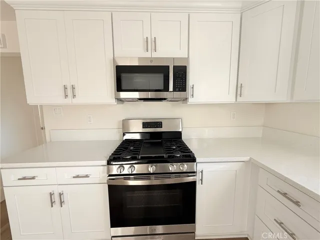 392 W L, Colton, California 92324