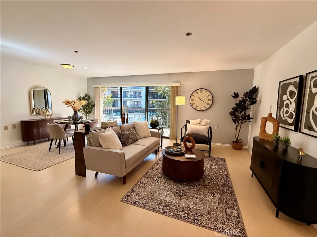 13601 Del Monte Drive 47a, Seal Beach, California 90740 home-pic-1