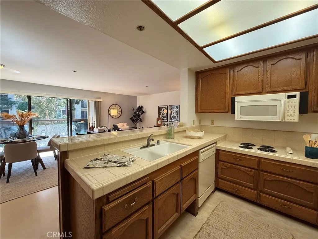 13601 Del Monte Drive 47a, Seal Beach, California 90740 home-pic-12