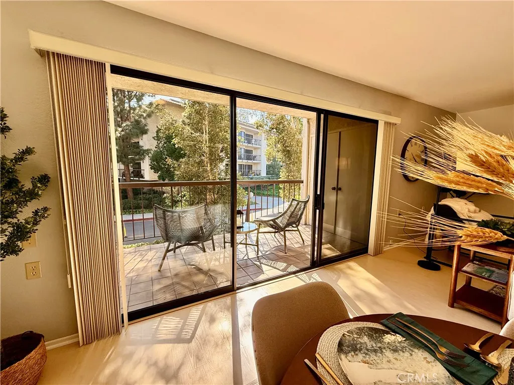 13601 Del Monte Drive 47a, Seal Beach, California 90740 home-pic-2