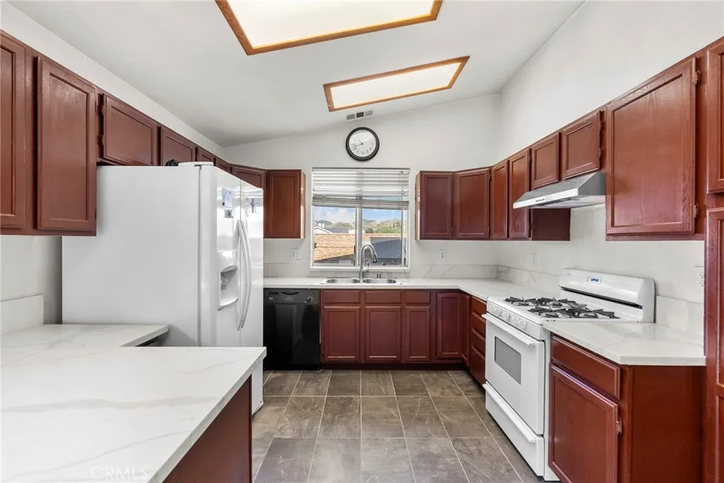 29542 Hunstock, Castaic, California 91384 home-pic-20