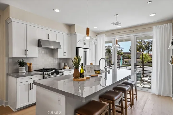 19051 Main Street 105, Huntington Beach, California 92648