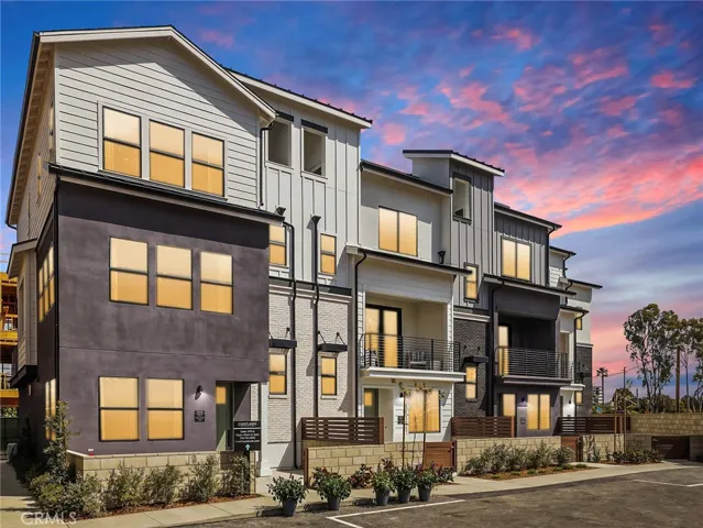 19051 Main Street 105, Huntington Beach, California 92648