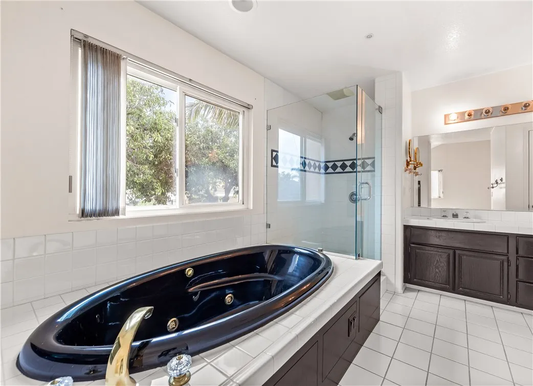 18871 Kithira Circle, Huntington Beach, California 92648 home-pic-19