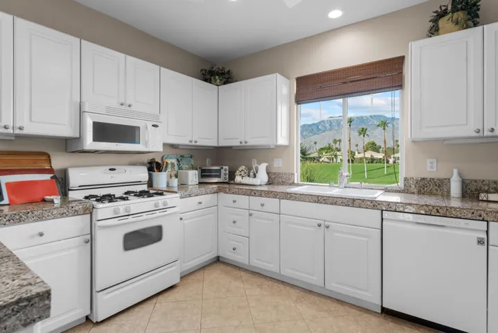 Bright and Light Kitchen