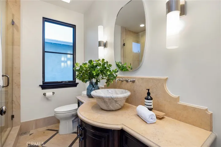Main floor full bath