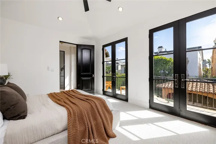 Back bedroom with Ocean Views from balcony