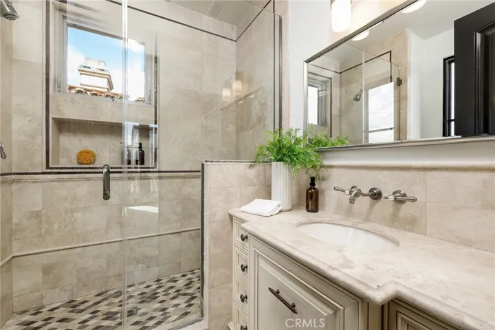 Bath 4, only secondary bath w/walk-in shower
